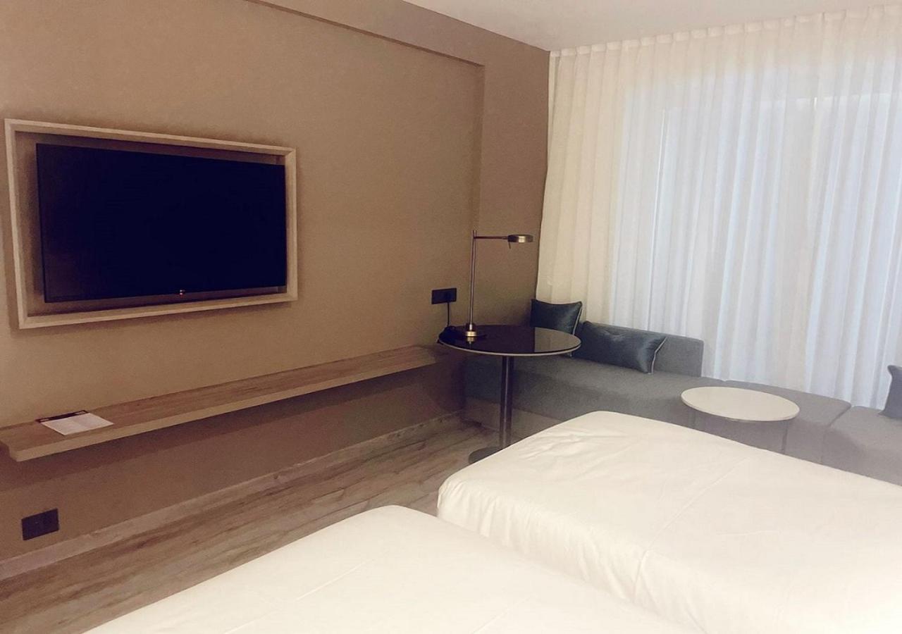 Park Inn By Radisson Surat Exterior photo