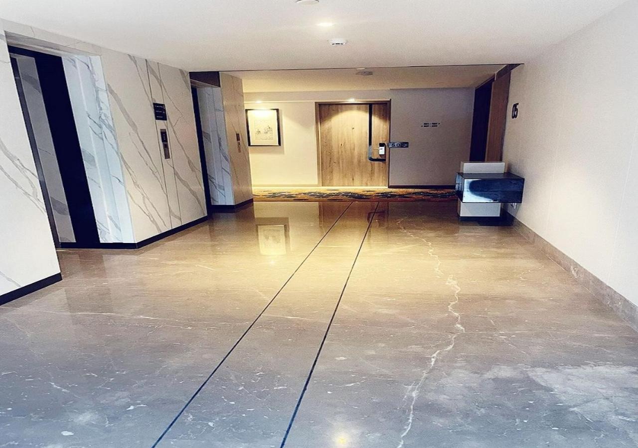Park Inn By Radisson Surat Exterior photo
