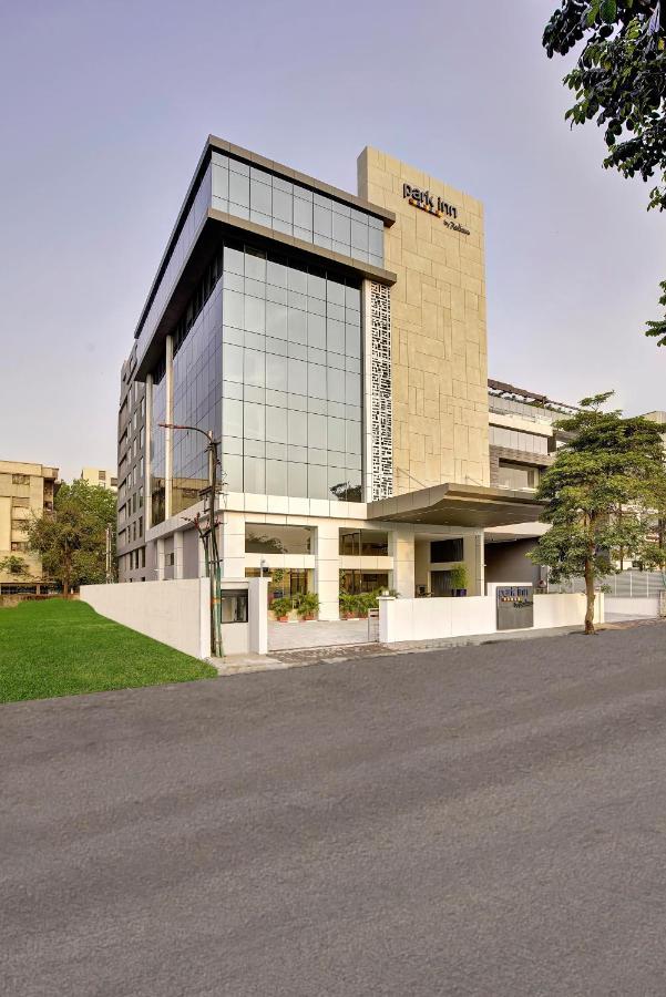 Park Inn By Radisson Surat Exterior photo