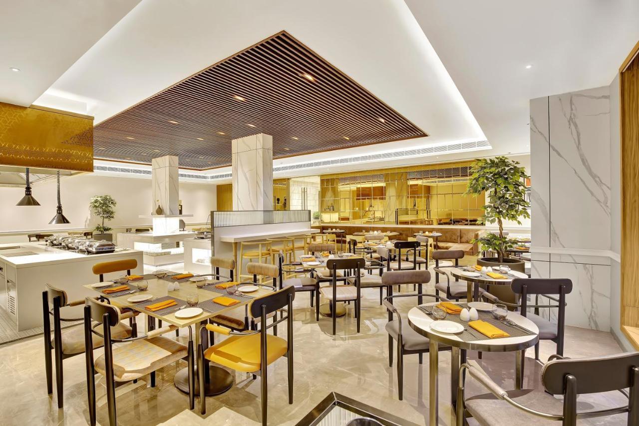 Park Inn By Radisson Surat Exterior photo